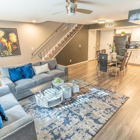 Spacious 2-Bedroom Townhouse With Pool & Private Patio In Central 라스베이거스 외부 사진